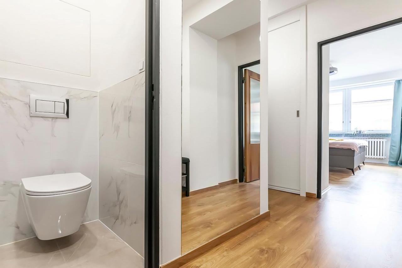 Popular Location / Street View / 4 Ppl / Netflix Apartment Prague Luaran gambar