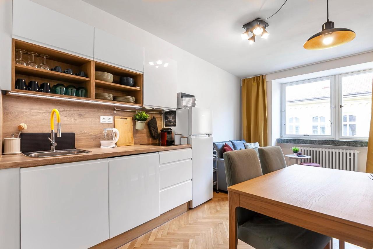 Popular Location / Street View / 4 Ppl / Netflix Apartment Prague Luaran gambar