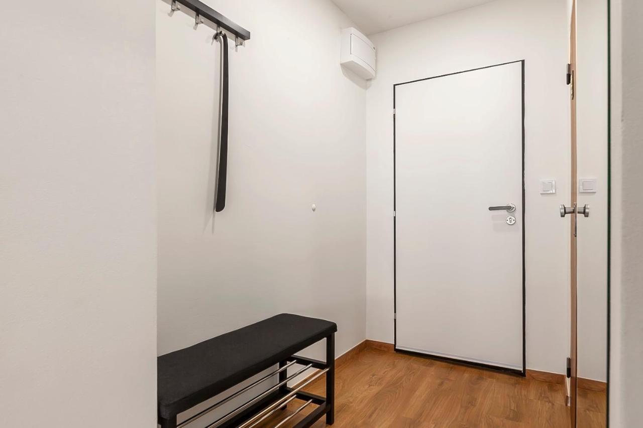 Popular Location / Street View / 4 Ppl / Netflix Apartment Prague Luaran gambar