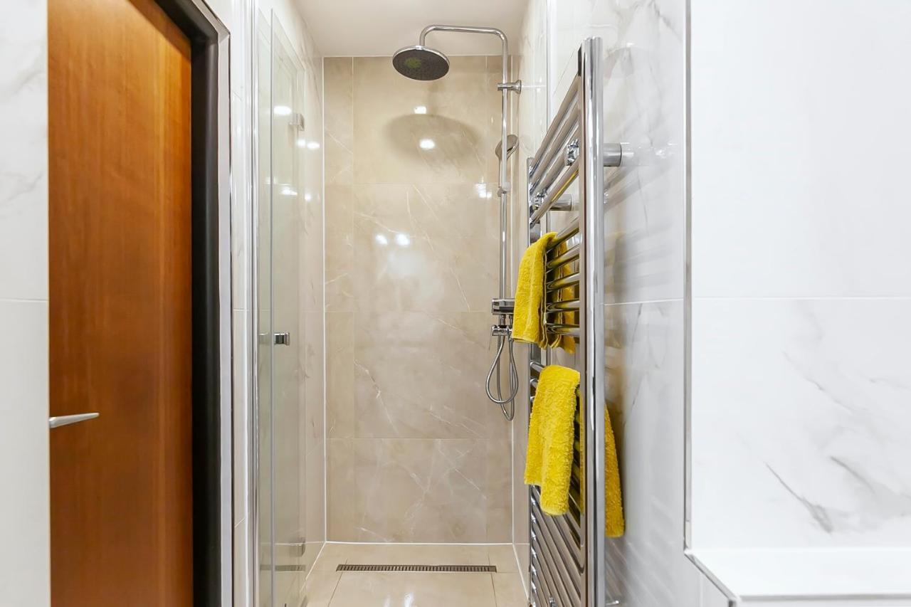 Popular Location / Street View / 4 Ppl / Netflix Apartment Prague Luaran gambar